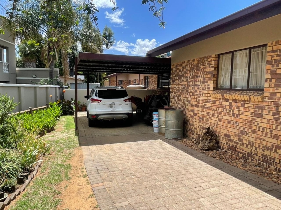 3 Bedroom Property for Sale in Heuwelsig Free State